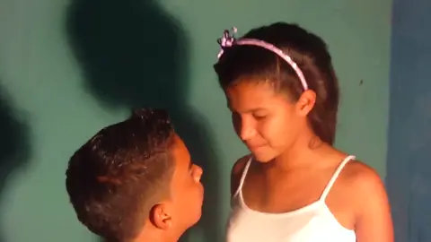 Premium Video 2305